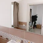 Un Passo Dal Porto 3*
