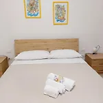 Un Passo Dal Porto