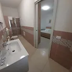 فندق مبيت وإفطار Un Passo Dal Porto