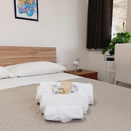 Un Passo Dal Porto فندق مبيت وإفطار