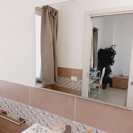 Un Passo Dal Porto 3*