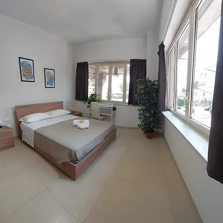 فندق مبيت وإفطار Un Passo Dal Porto
