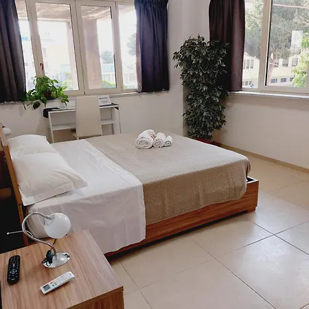 فندق مبيت وإفطار Un Passo Dal Porto 3*