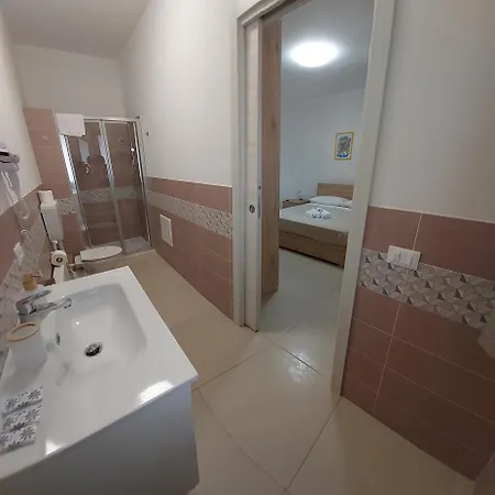 فندق مبيت وإفطار Un Passo Dal Porto